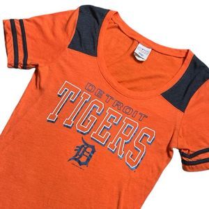 Baseball Detroit Tigers V Neck Orange Tee Medium